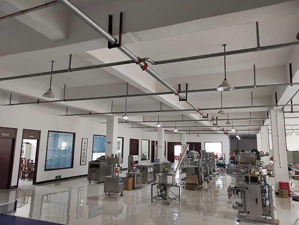 四川雞精包裝機(jī)械車間實(shí)拍圖